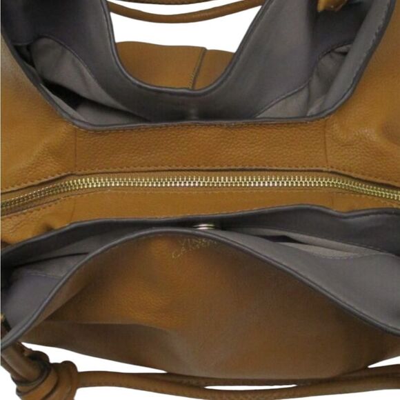 VINCE CAMUTO WOMEN’S LEATHER HOBO BAG THE BRANN BAG IS IN GREAT CONDITION - Picture 7 of 7